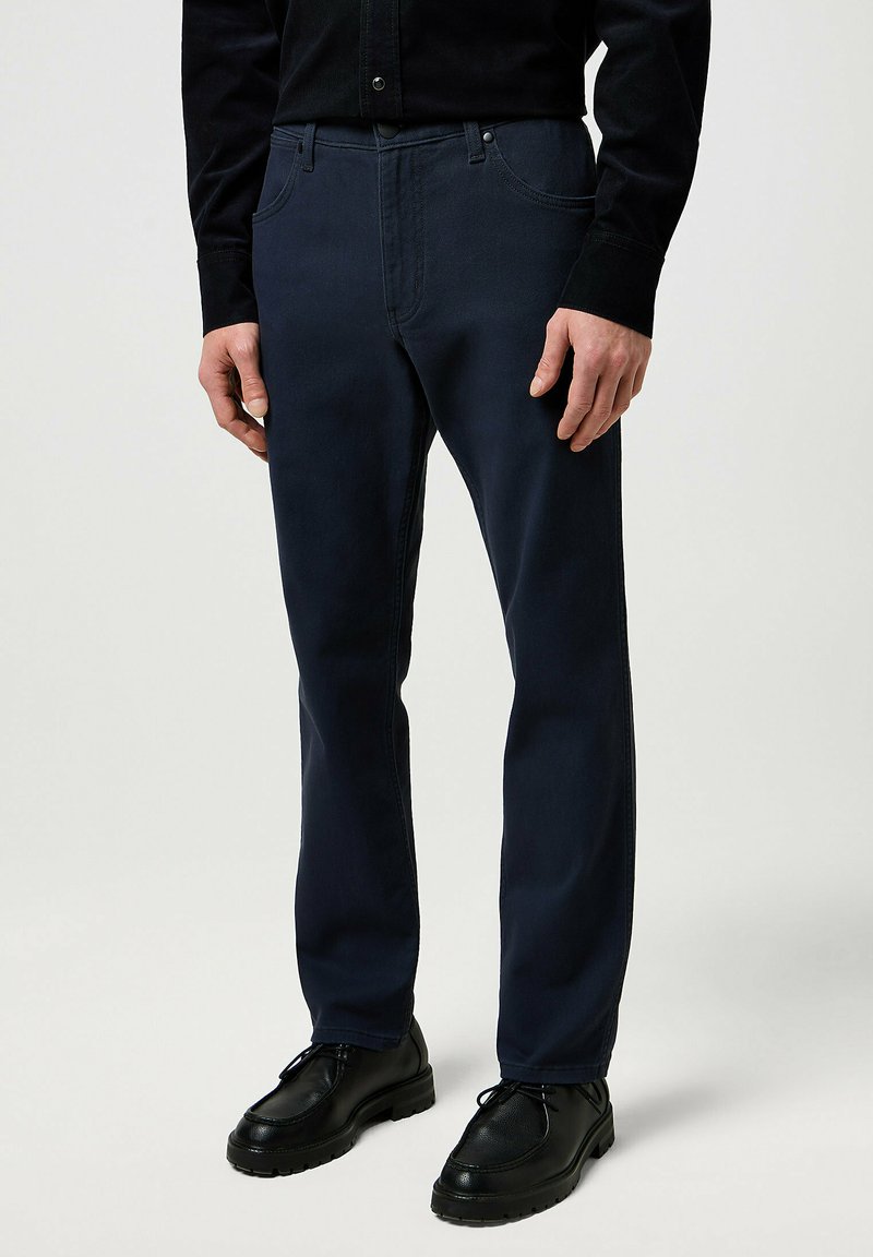 Wrangler GREENSBORO - Vaqueros rectos - dark navy
