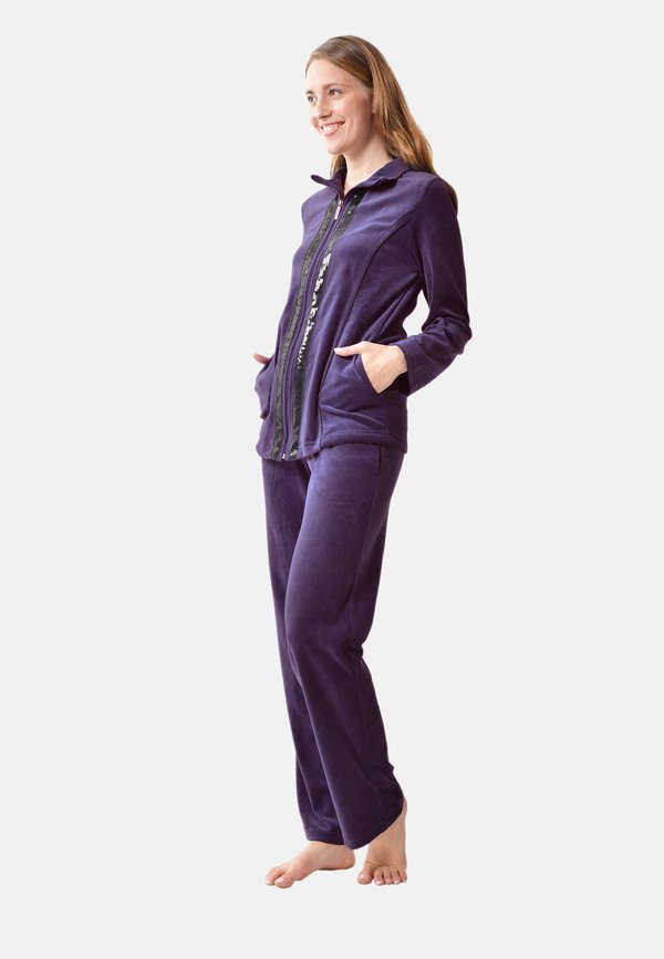 DESEN NICKI ANZUG - Nachtwäsche Set - dunkellila