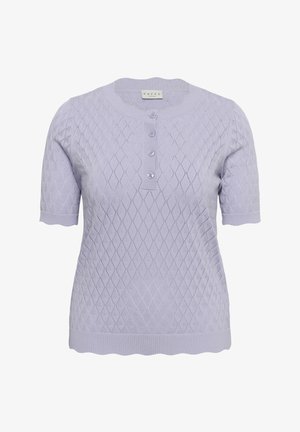 Pulover tricotat de culoare mov deschis, cu mâneci scurte, model cu diamant, guler rotund cu dungi, fenta cu nasturi și tiv și manșete striate.