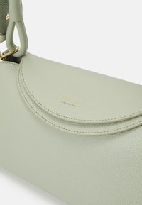 Coccinelle COCCINELLEECLYPS - Borsa a mano - celadon green