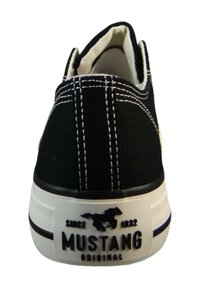 Mustang - Sneakersy niskie