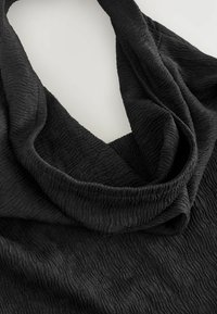 Unausgewählt, black