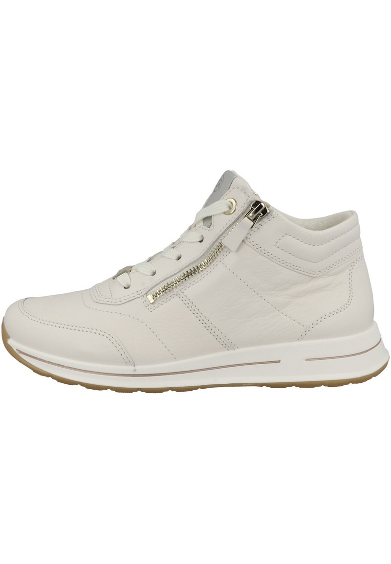 Sneaker alta bianca in pelle con chiusura a lacci, dettaglio con zipper laterale, accenti testurizzati e suola in gomma.