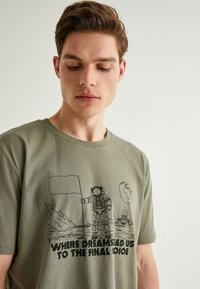 Koton Camiseta estampada - green