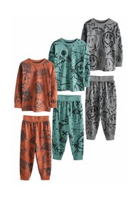 Drie sets kinderpyjama's met lange mouwen en broeken, in oranje, teal en grijs met gedurfde grafische prints en elastische taillebanden.