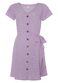 Robe portefeuille à manches courtes violet avec un petit motif floral blanc, boutons à l'avant, col en V et nœud à la taille sur le côté.