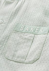 Baker by Ted Baker REGULAR FIT - Cămașă - green