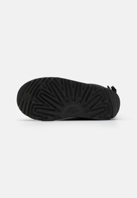 UGG BAILEY BOW  - Csizmák - black