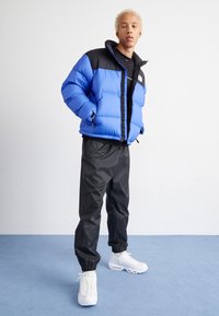 The North Face 1996 RETRO NUPTSE JACKET - Sulejope - solar blue