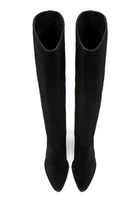 Cizme negre din suede, până la genunchi, cu vârf ascuțit, având o textură netedă și un design fără cusături, oferind o siluetă elegantă.