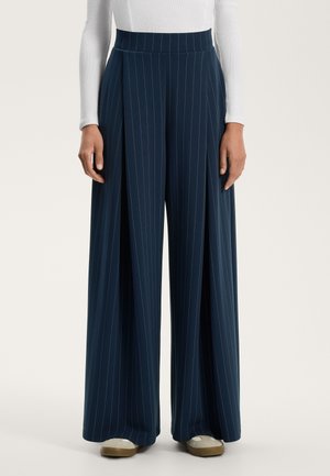 OYSHO SOFT TOUCH WIDE LEG STRIPED WITH FRONT PLEAT - Kalhoty - royal blue