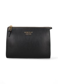 Clutch in pelle nera con una texture liscia, accessori in oro e chiusura con zip. Presenta il marchio impresso sul davanti. Forma rettangolare.