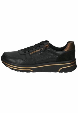 Schwarze Ledersneaker mit strukturiertem Finish, kontrastierenden goldenen Akzenten, einem Reißverschluss an der Seite und einer dicken schwarzen Sohle mit einem goldenen Streifen.