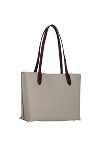 Tote taske i lys grå syntetisk materiale med mørkebrune læderhåndtag. Rektangulær form uden synlige lukninger eller mønstre.