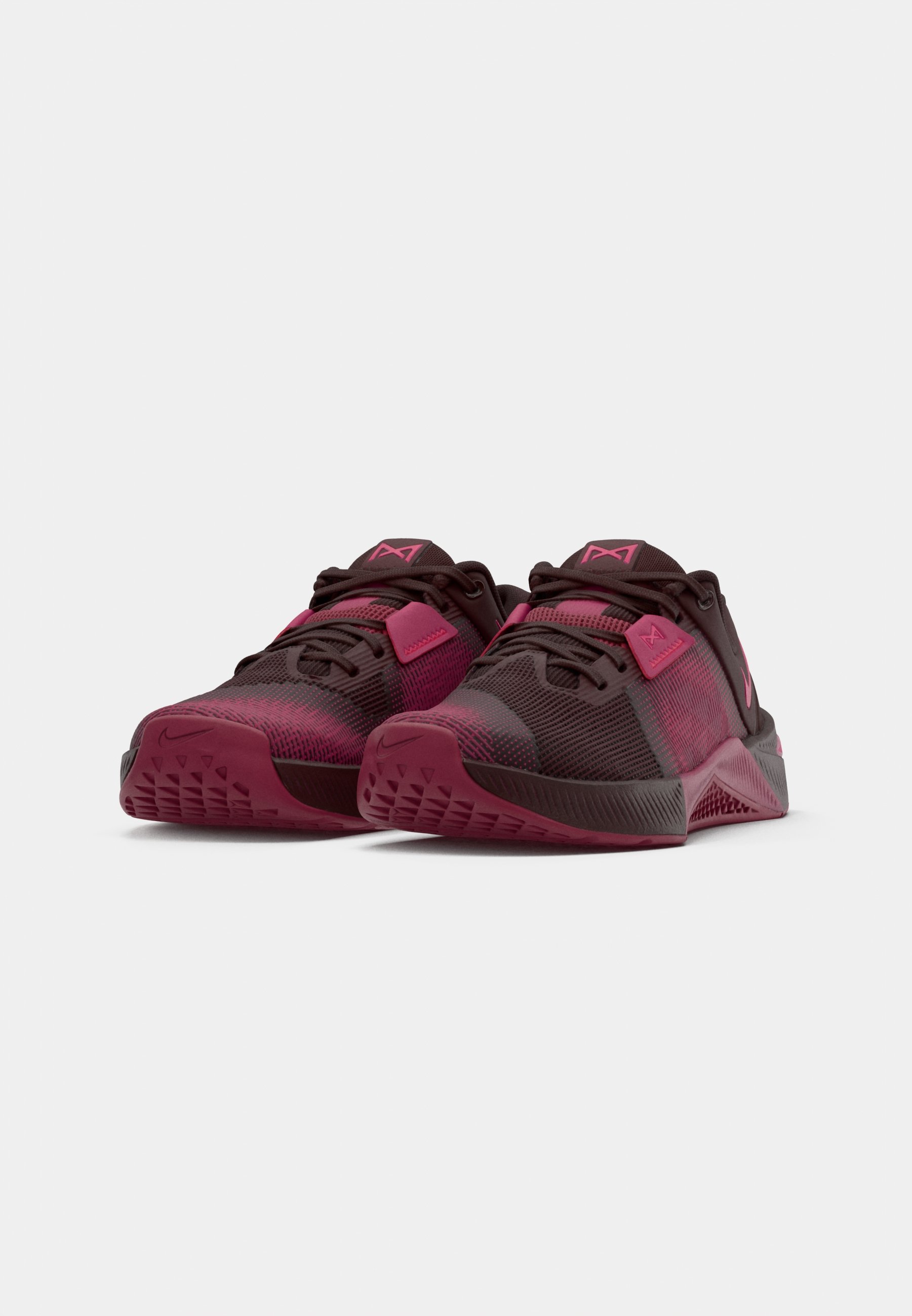nike metcon burgundy