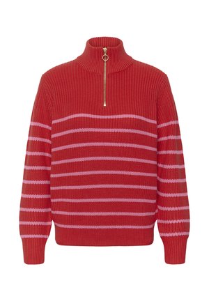 Rdeča pletena jopica z visokim ovratnikom in pol-zipom, ki ima rožnate vodoravne črte in rebraste manšete. Teksturna tkanina dodaja globino.