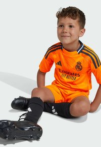 adidas Performance REAL MADRID 24/25 AWAY KIDS - Pantalón corto de deporte - crew orange