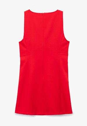 Rode mouwloze jurk met een aansluitende pasvorm, voorzien van een rits op de rug en een gladde stoftextuur. Beknopte gestikte naden aan de zijkanten.