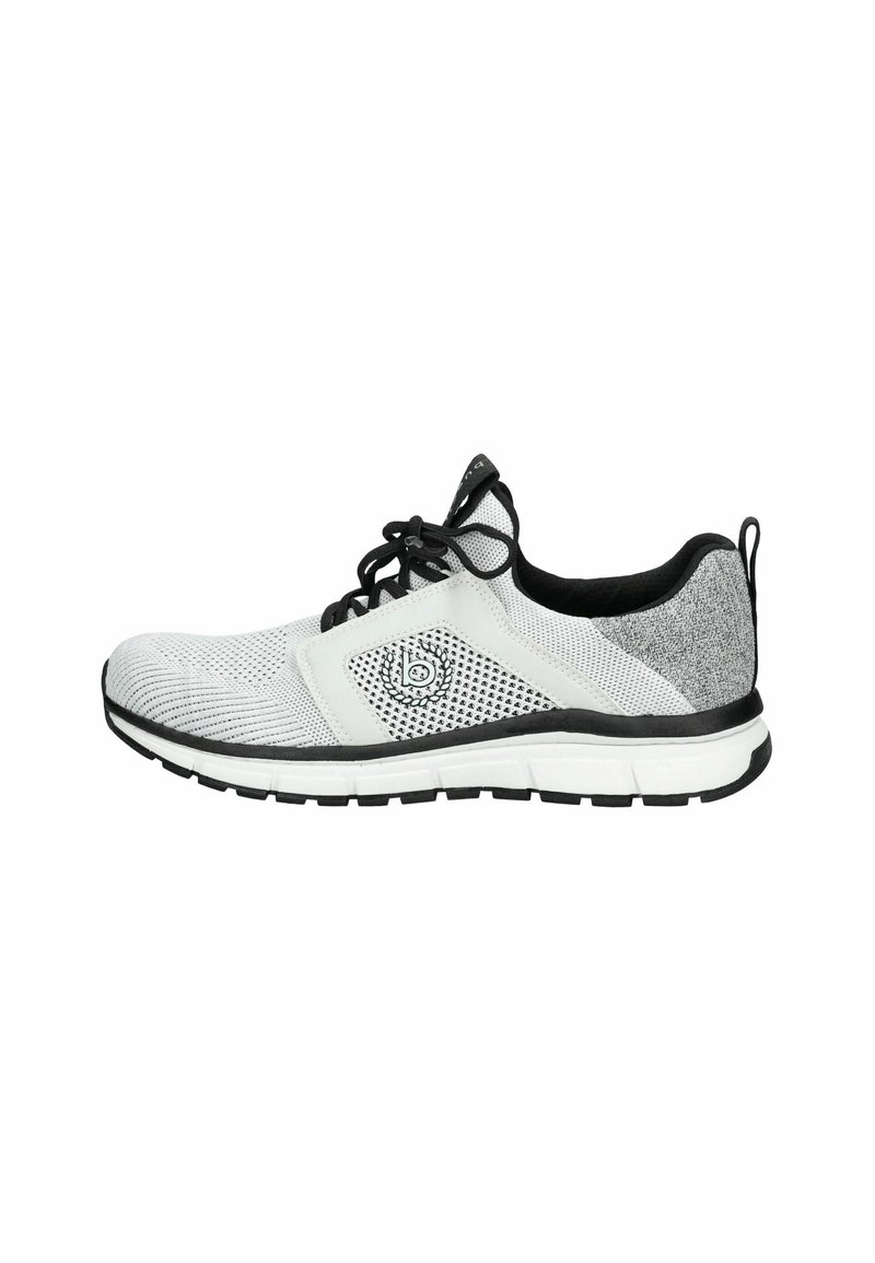 Scarpa da atletica leggera in bianco e grigio, con una tomaia in mesh traspirante, lacci neri e una suola imbottita bianca e nera.