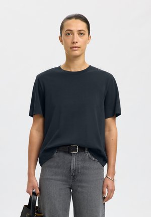 Selected, SLFESSENTIAL BOXY TEE - Základné tričko - dark sapphire