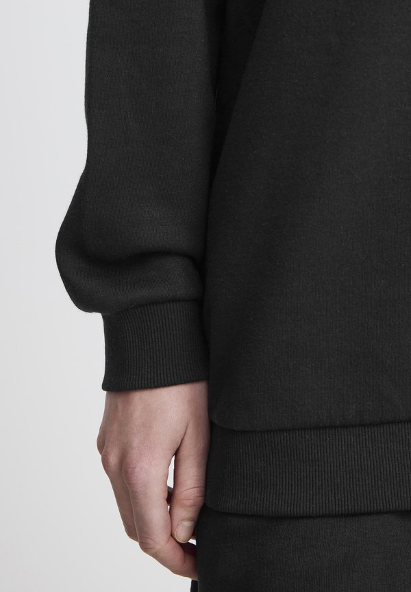 OXHillary - Sweatshirt2