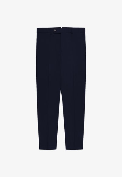Pantaloni sartoriali blu scuro con piega frontale, chiusura con bottoni e passanti per cintura, mostrati su sfondo bianco.