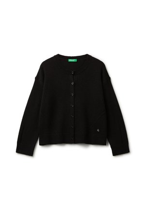 Schwarze Knopfpulloverjacke mit langen Ärmeln, gerippten Bündchen und Saum sowie einem kleinen gestickten Logo unten rechts.