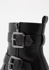 Tamaris Cowboy- / Bikerstövletter - black