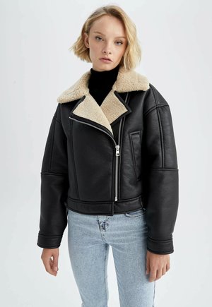 RELAX FIT - Faux leather jacket - black