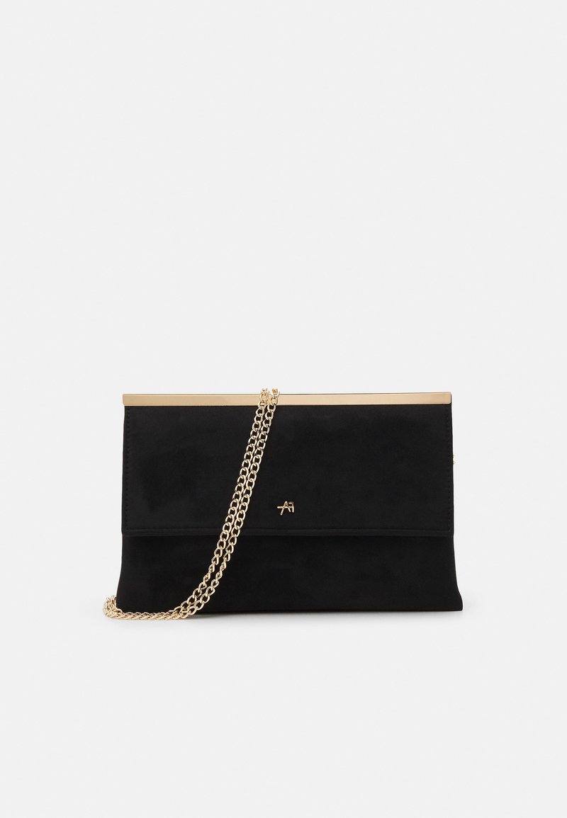 Pochette rectangulaire noire avec garniture en métal doré et bandoulière chaîne, avec un petit logo doré au centre devant.