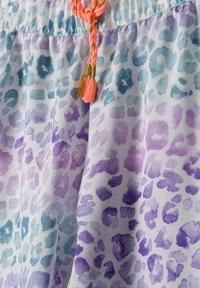 MINOTI PRINTED AND LOOSE LEG - Bikses - purple /white