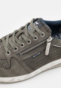 Mustang Sneaker low - grau