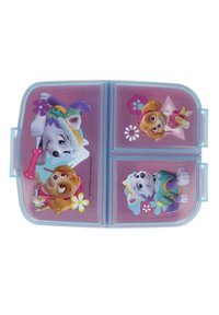 Fiambrera de plástico con interior rosa, que presenta ilustraciones de dos perros de dibujos animados. Tiene tres compartimentos y una tapa azul con un asa.