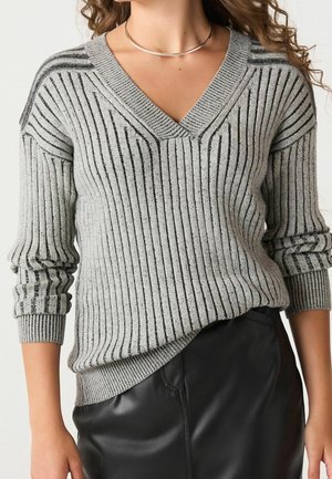 Pullover - grey