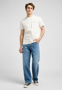 Lee SHORT SLEEVE GRAPHIC TEE - RELAXED FIT - Printtipaita - ecru