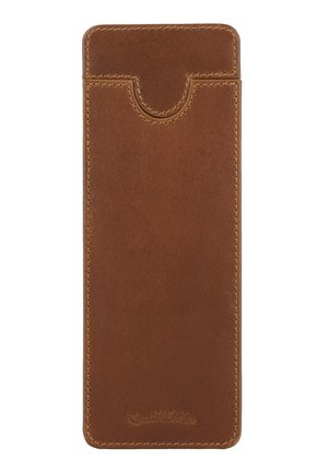 Braune Leder-Brillenetui mit genähten Kanten und einem gebogenen oberen Öffnungslasche, geprägt mit dem "Equiti Leder" Logo auf der unteren Vorderseite.