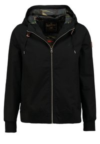 Czarna kurtka z kapturem na zamek błyskawiczny, z elastycznymi mankietami i wzorzystą podszewką wewnętrzną. Charakteryzuje się akcentami z logo oraz gładką, matową fakturą.