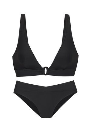 Zwarte tweedelige bikini met een ringdetail aan de voorkant in het midden van het driehoektopje en eenvoudige bikinibroekjes met lage taille.
