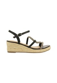 Sandale compensée noire avec un talon en jute tissé, présentant des brides croisées décorées d'accents métalliques et une bride de cheville ajustable.