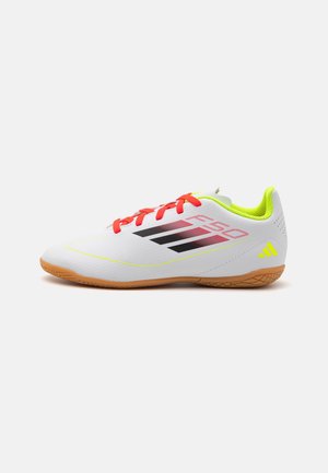 F50 CLUB IN UNISEX - Sálové kopačky - footwear white/core black/solar yellow