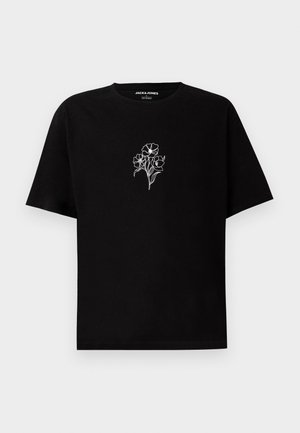 Must mustärk rinnahõlmade ja lühikeste varrukatega puuvillane T-särk. Rinna peal on valge lilleline tikand. Pehme tekstuur, mugav lõige.