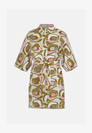 Meerlagige jurk met kraag en korte mouwen. Heeft een geometrisch patroon in groen, roze en bruin. Voorzien van een ceintuur in de taille.