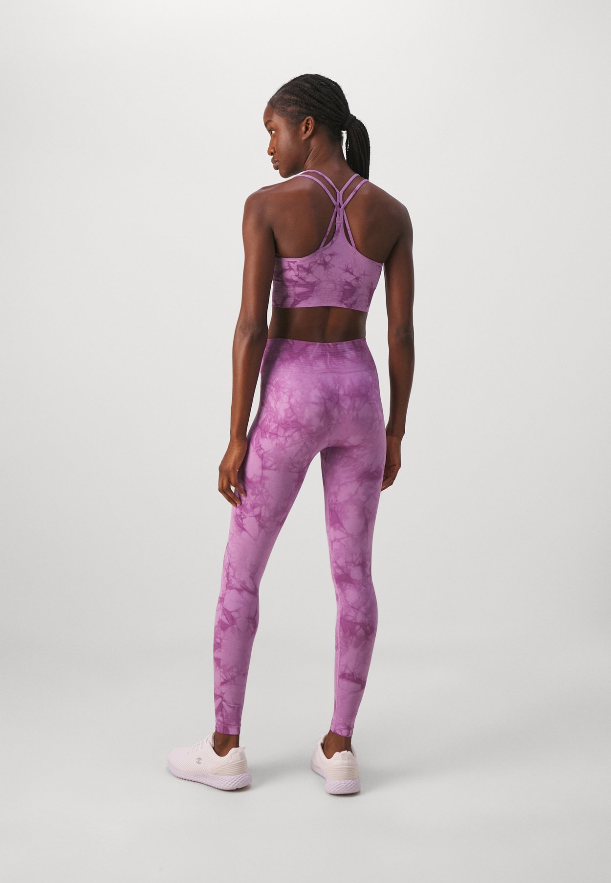 DEFINE SEAMLESS TIE DYE