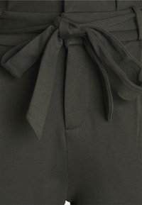 Vero Moda Petite VMEVA PAPERBAG - Calças - peat