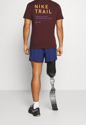 T-shirt print - dark red