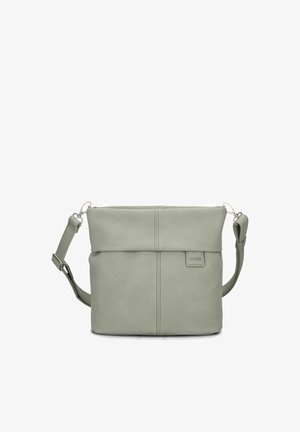 Hellgraue Leder-Crossbody-Tasche mit verstellbarem Riemen, oberem Klappdesign, genähter vertikaler Naht und kleinem Markenschild vorne.