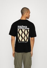 Jack & Jones JORBELIZE CREW NECK - Triko s potiskem - black