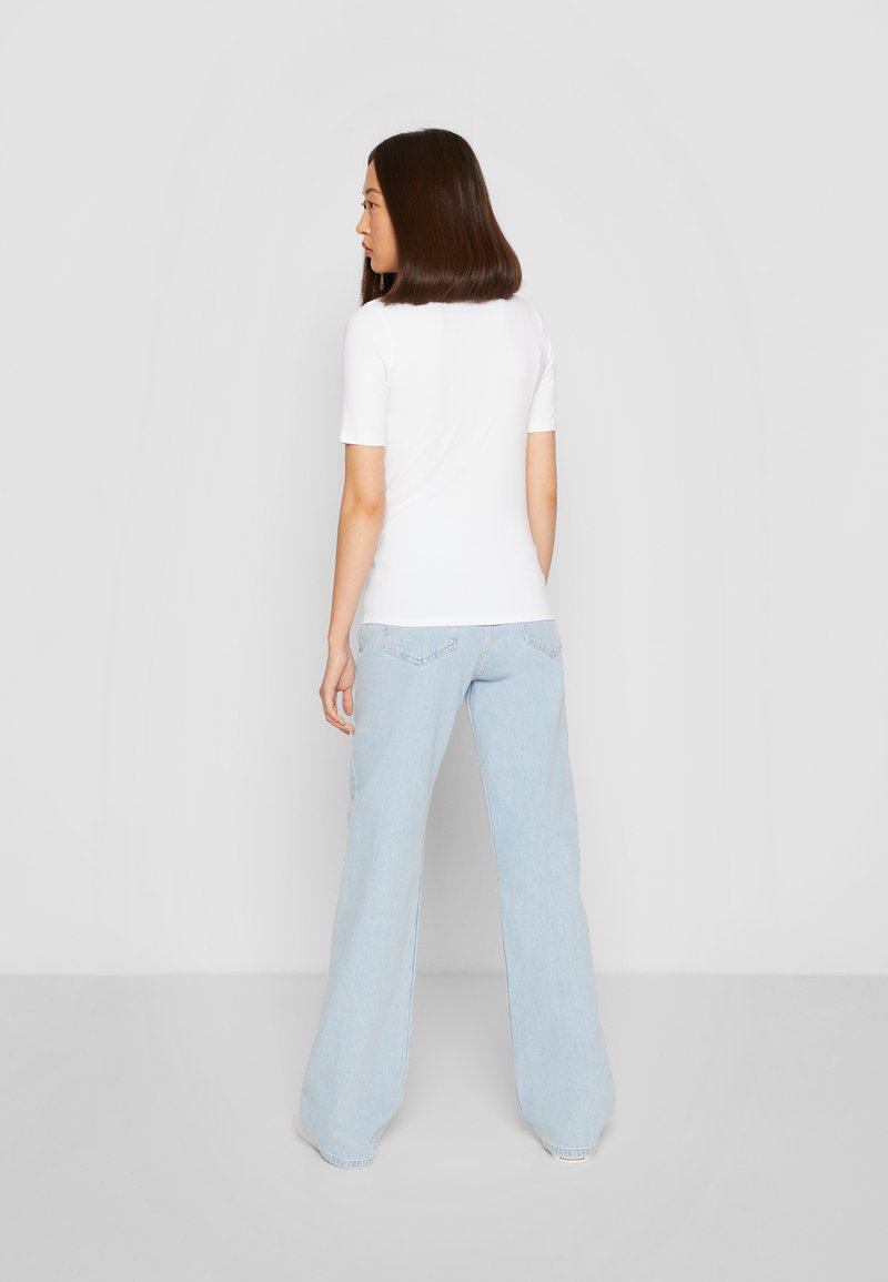 Damen T-Shirts | Calvin Klein PRIDE CREW NECK T-Shirt print bright white/weiß - DC46379 Damen T-Shirts | Calvin Klein PRIDE CREW NECK T-Shirt print bright white/weiß - DC46379