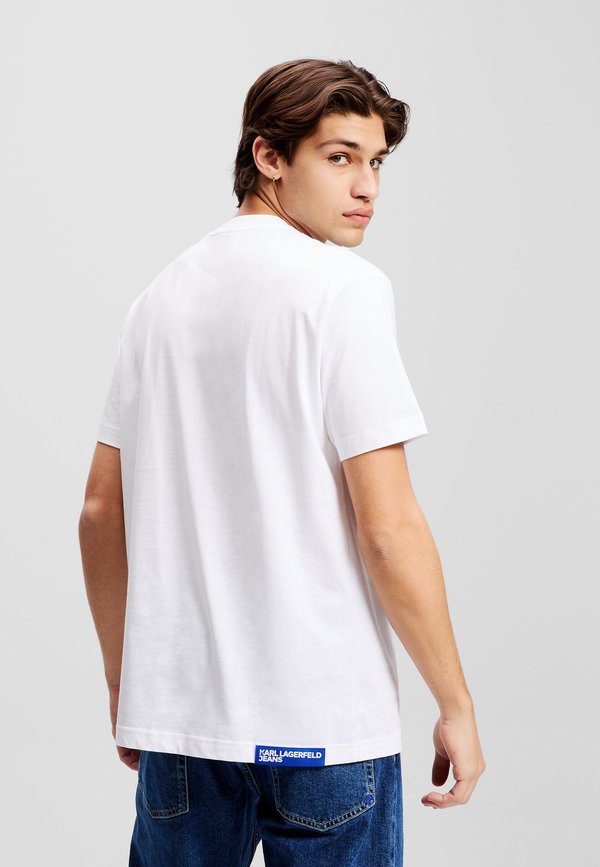 REG OUT OF TEE - Print T-shirt2