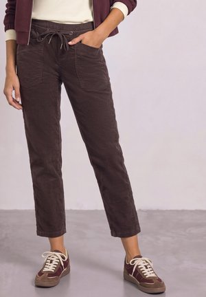 Street One, SLIM LEG CORDHOSE IM LOOSE FIT - Pantalon classique - ruby vine